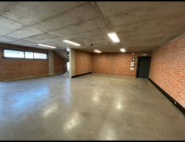 877M² WAREHOUSE TO LET IN RIVERSANDS